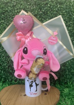 Buquê na Caneca Stitch com Ferrero Rocher (Sob Encomenda)