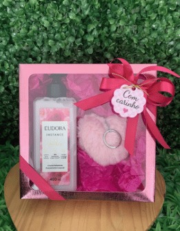 Kit Hidratante Eudora com Chaveiro Pompom